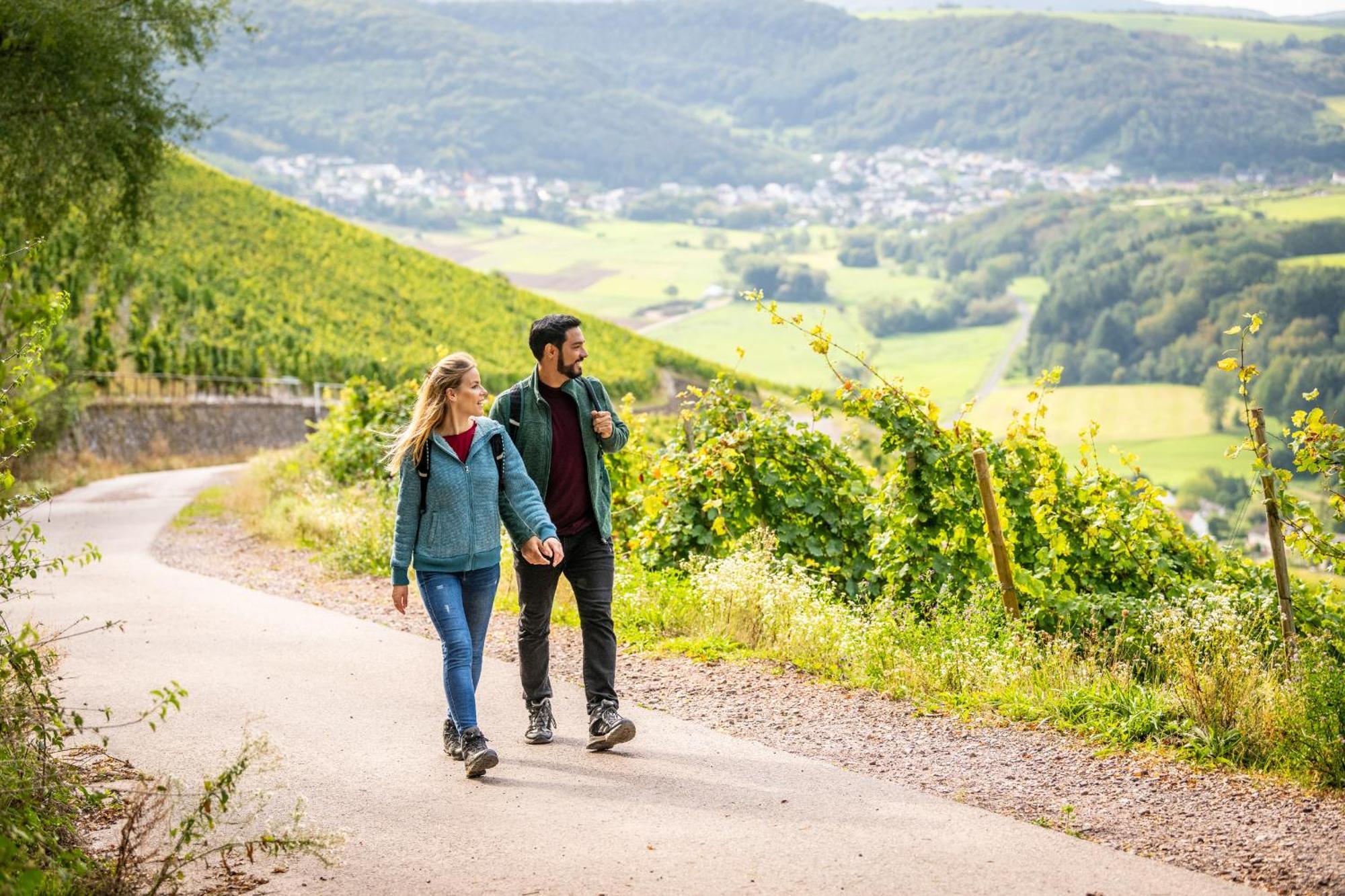 Weinhotel Restaurant Klostermuehle Ockfen エクステリア 写真
