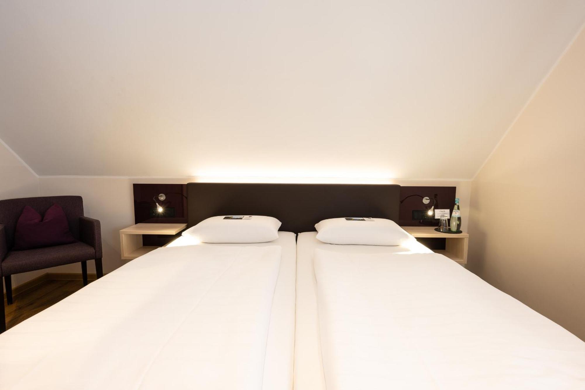 Weinhotel Restaurant Klostermuehle Ockfen エクステリア 写真